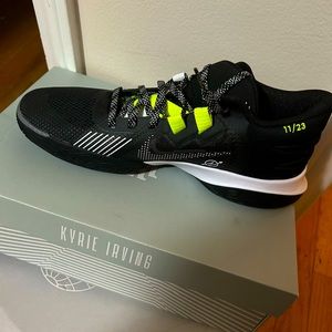 Nike mens Kyrie Flytrap Iv